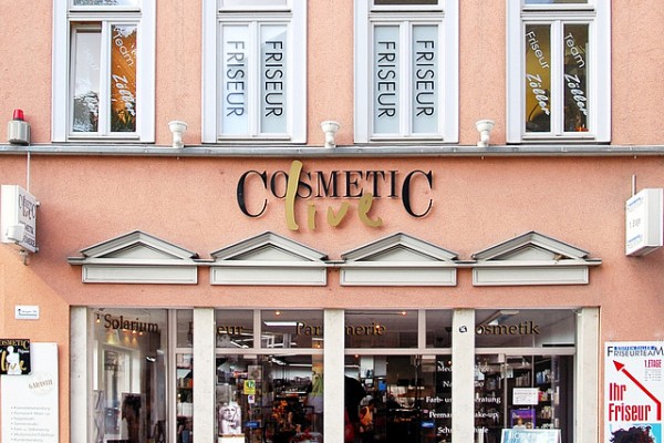 Cosmetic live