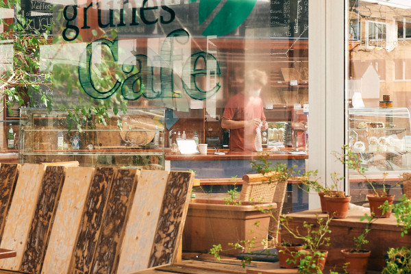Grünes Café und Hofladen